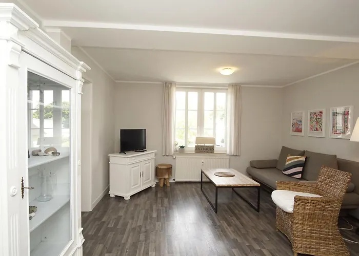 Im Baederstil Mit Wintergarten - Maria Marianne 35 * Goehren (Ruegen)